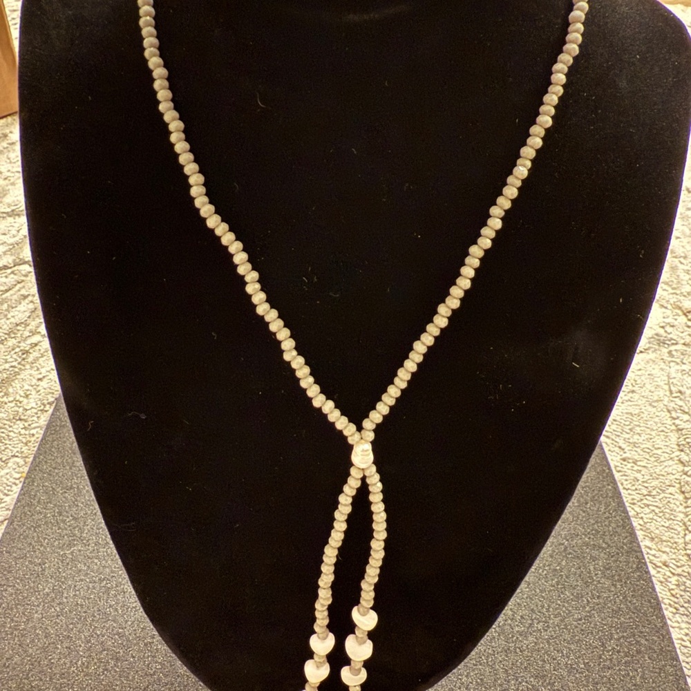 Elegant Beaded Necklace - Cream